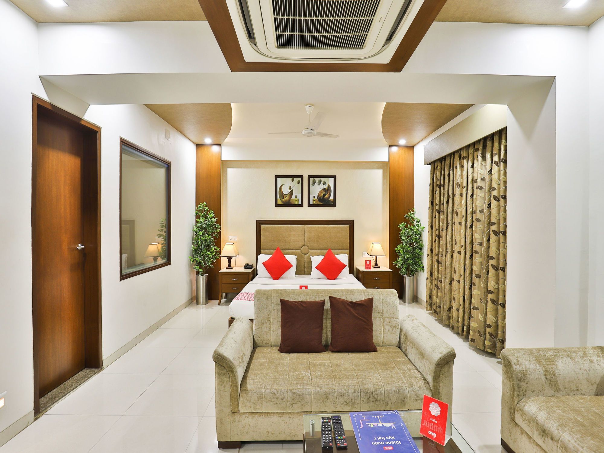 Oyo 13253 The Grand Vinayak Hotel Ahmedabad Luaran gambar