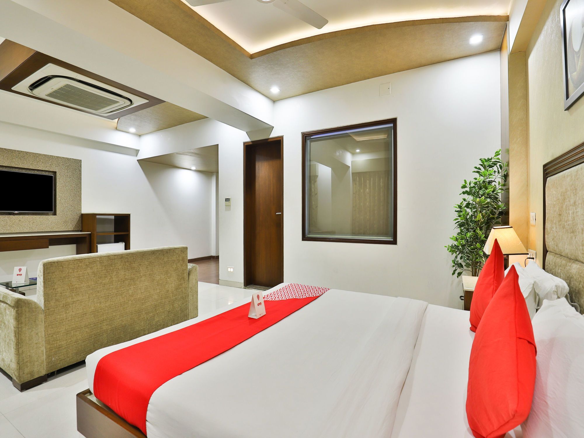 Oyo 13253 The Grand Vinayak Hotel Ahmedabad Luaran gambar