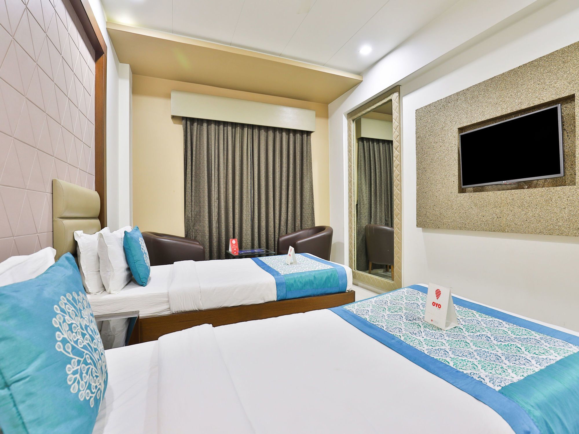 Oyo 13253 The Grand Vinayak Hotel Ahmedabad Luaran gambar