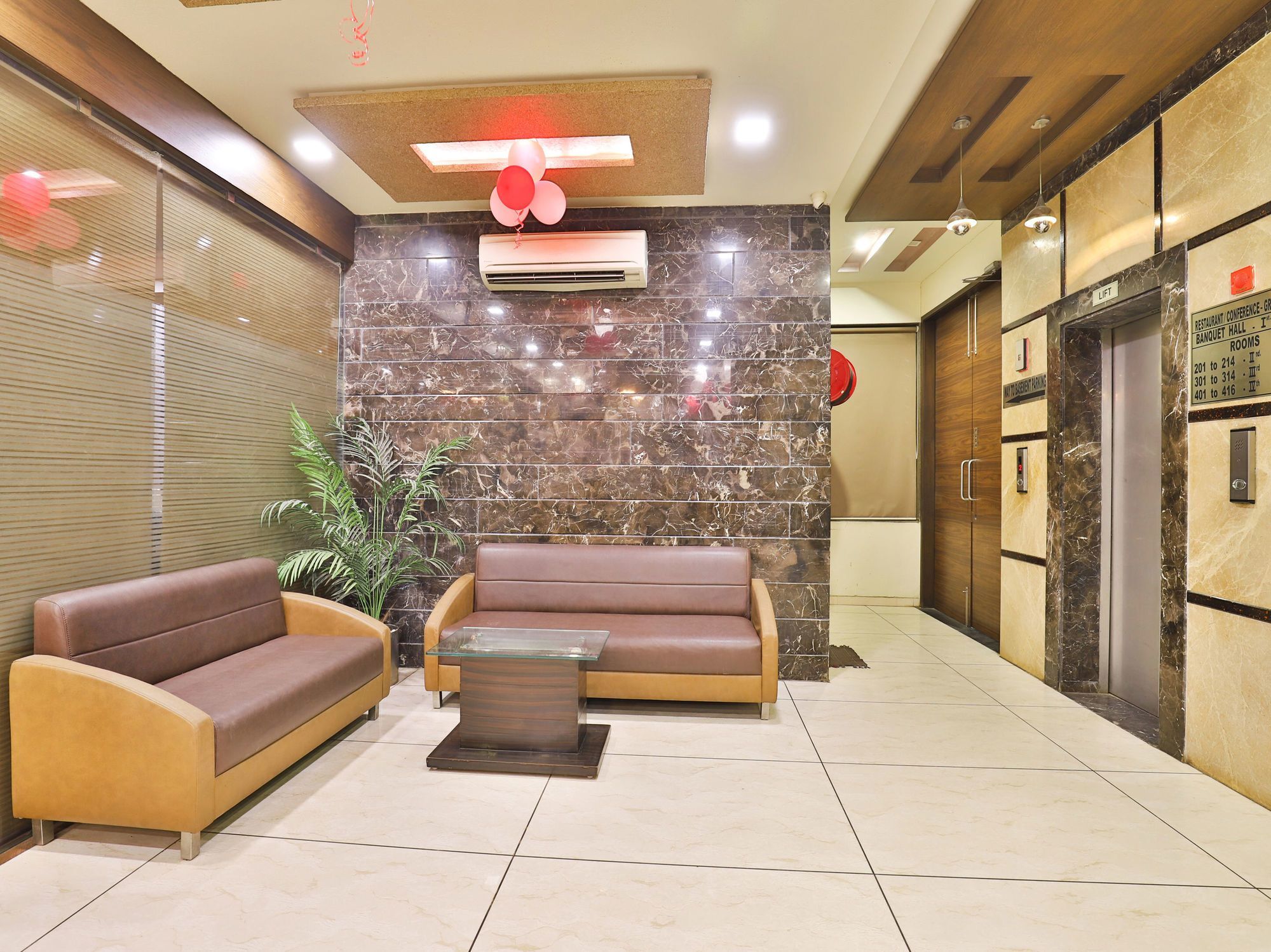 Oyo 13253 The Grand Vinayak Hotel Ahmedabad Luaran gambar